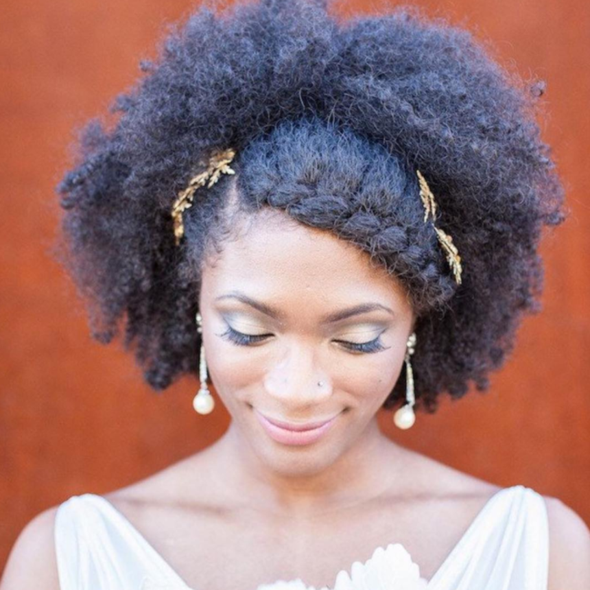 6 Easy and Weatherproof Ways To Style Textured Hair For a Beach Wedding
